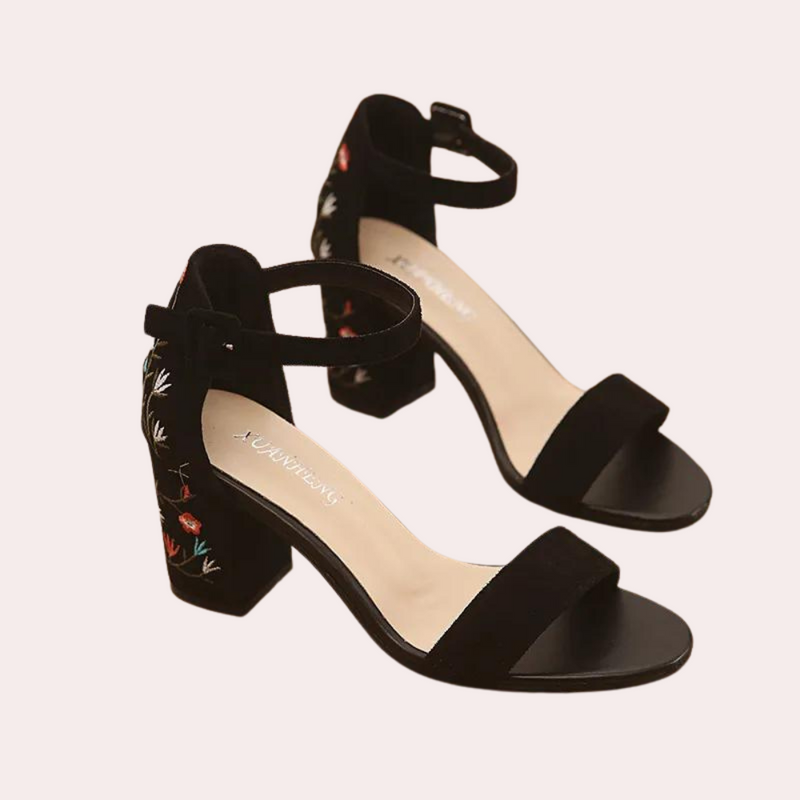 Elegante Damensandalen mit Blumenmuster