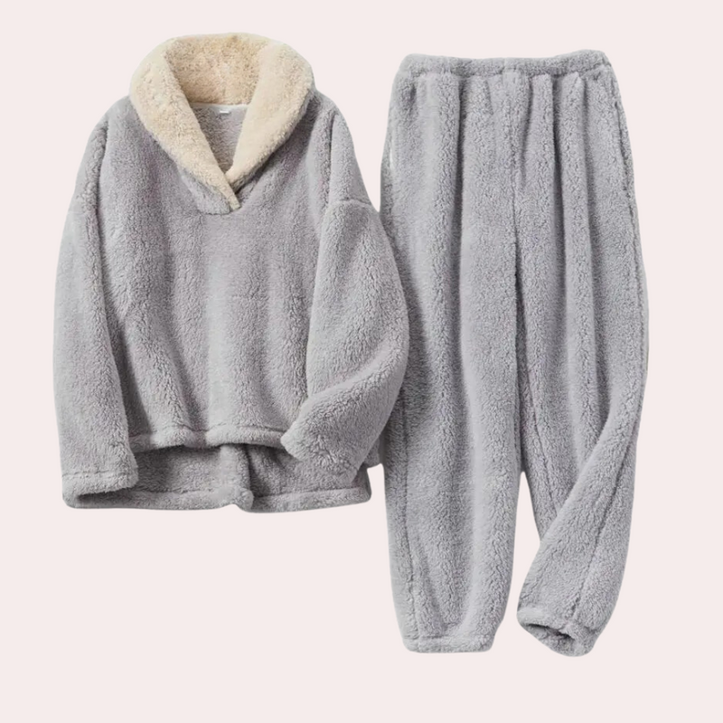 Bequemes und flauschiges Pyjama-Set für Damen