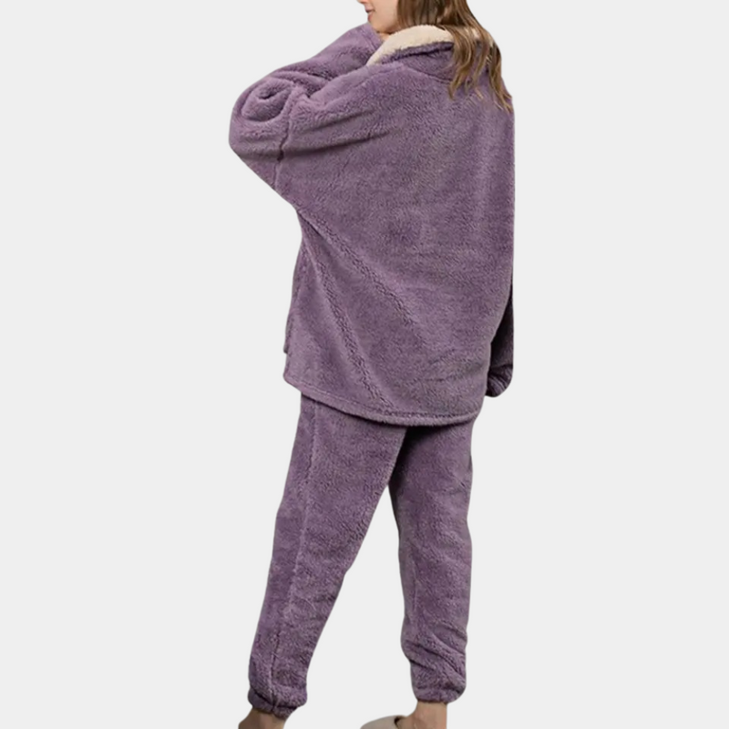 Bequemes und flauschiges Pyjama-Set für Damen