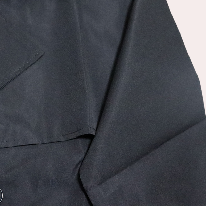 Eleganter langer Herrenmantel für den Winter