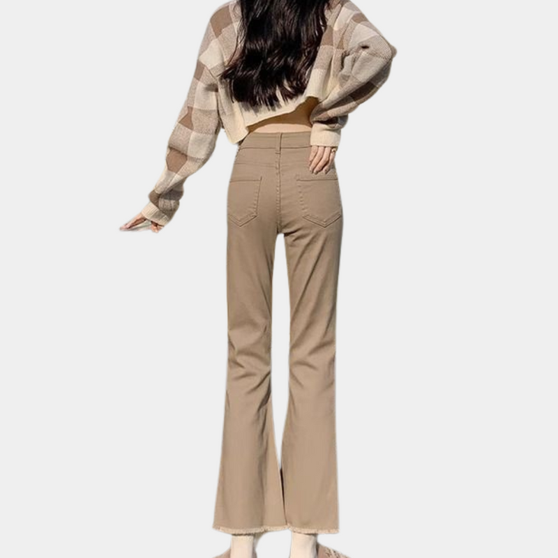 Elegante ausgestellte Jeanshose für Damen im trendigen Design