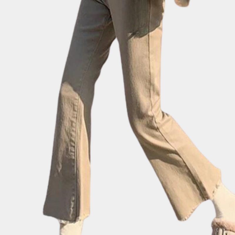 Elegante ausgestellte Jeanshose für Damen im trendigen Design