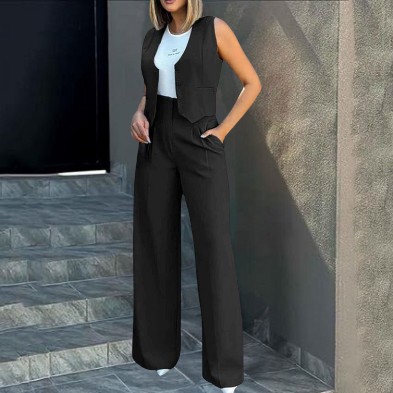 Elegante und bequeme Strickjacke und Hose