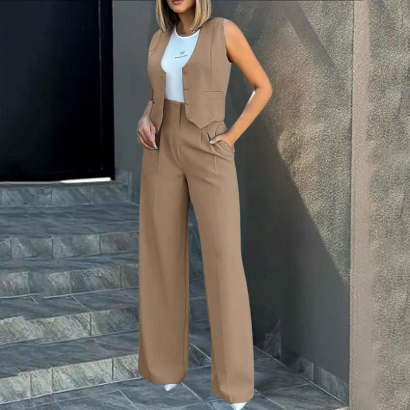 Elegante und bequeme Strickjacke und Hose