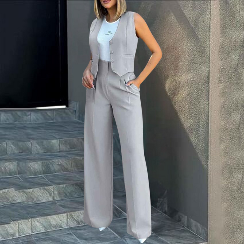 Elegante und bequeme Strickjacke und Hose