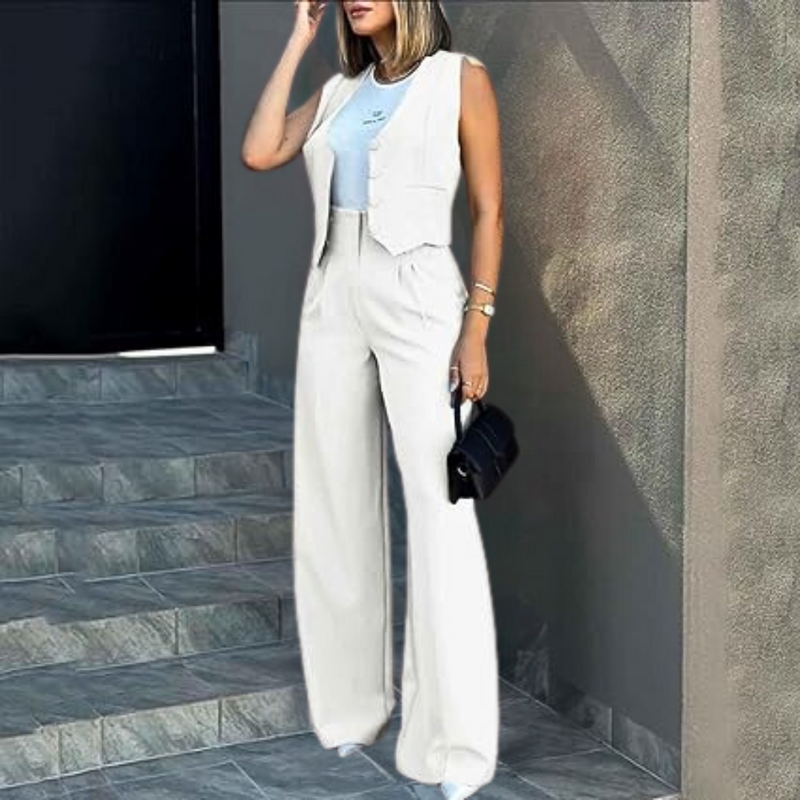 Elegante und bequeme Strickjacke und Hose