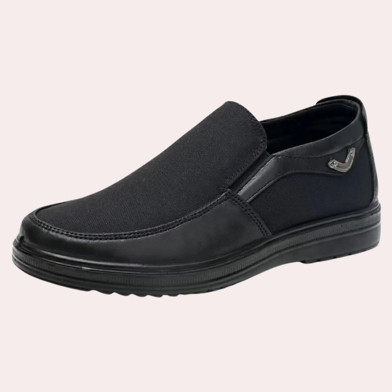 Leichte und bequeme Herrenschuhe für draußen