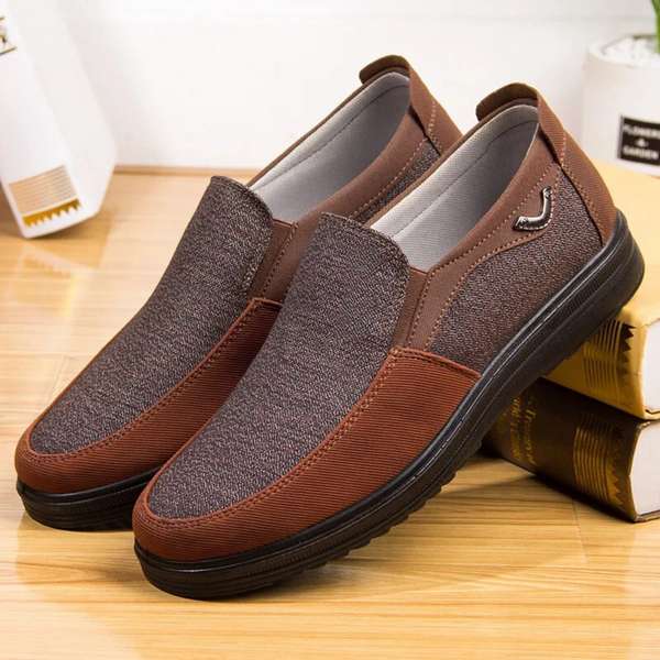 Leichte und bequeme Herrenschuhe für draußen