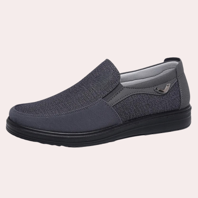 Leichte und bequeme Herrenschuhe für draußen