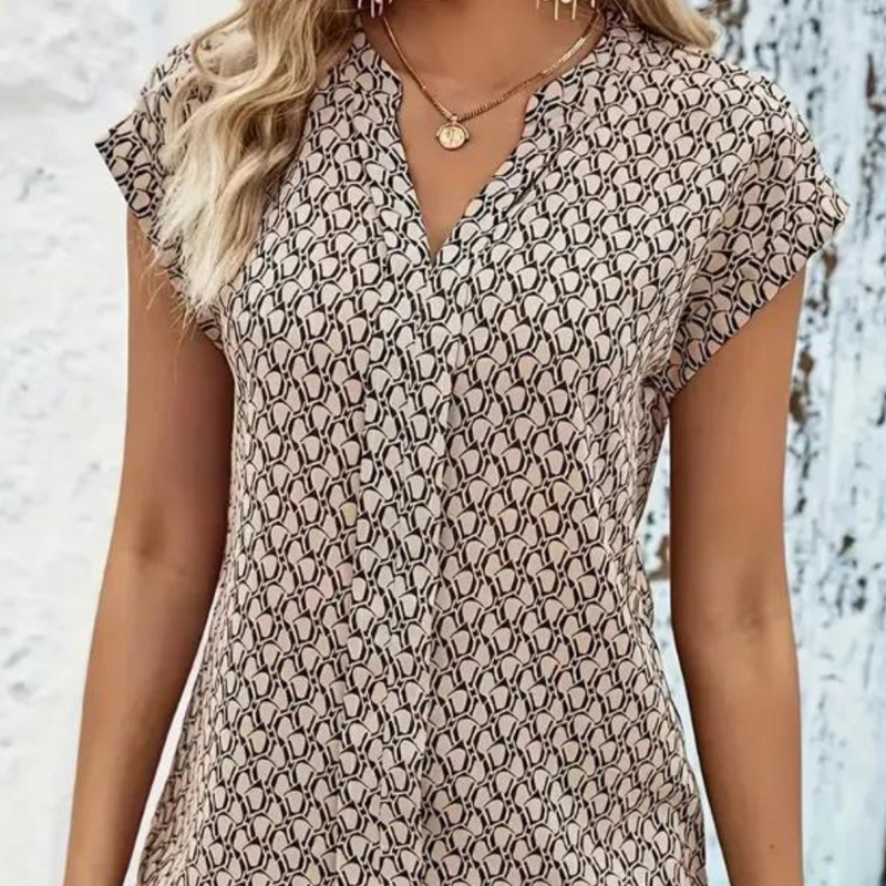 Bernice - T-Shirt mit V-Ausschnitt, geometrischem Muster und kurzen Ärmeln