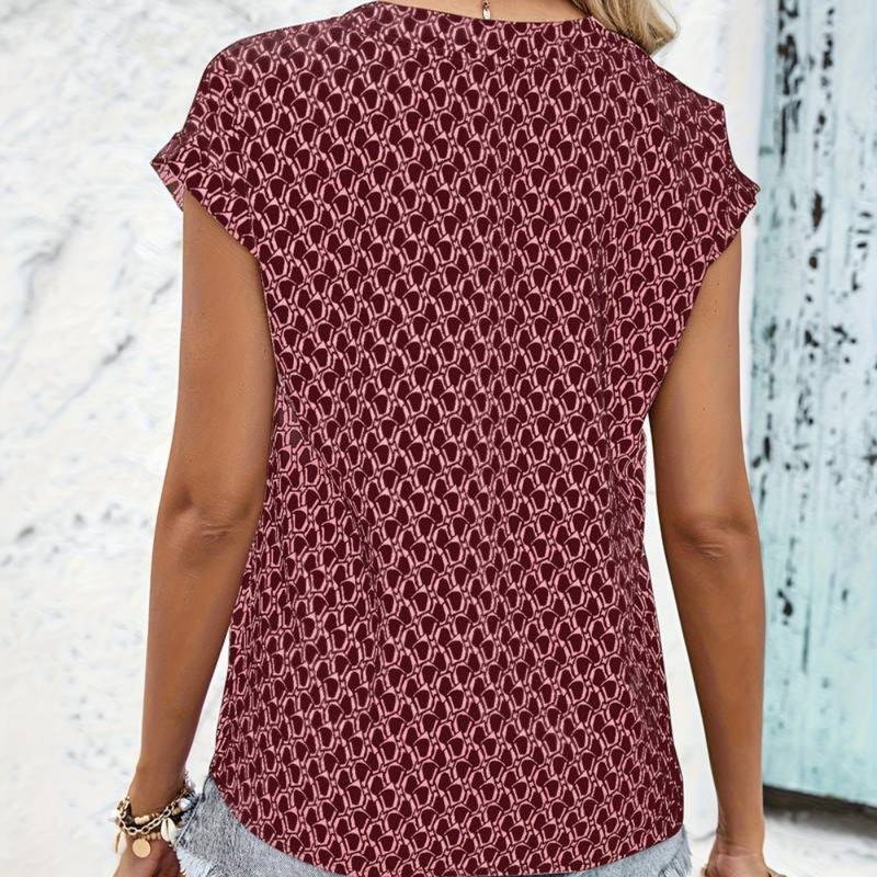 Bernice - T-Shirt mit V-Ausschnitt, geometrischem Muster und kurzen Ärmeln