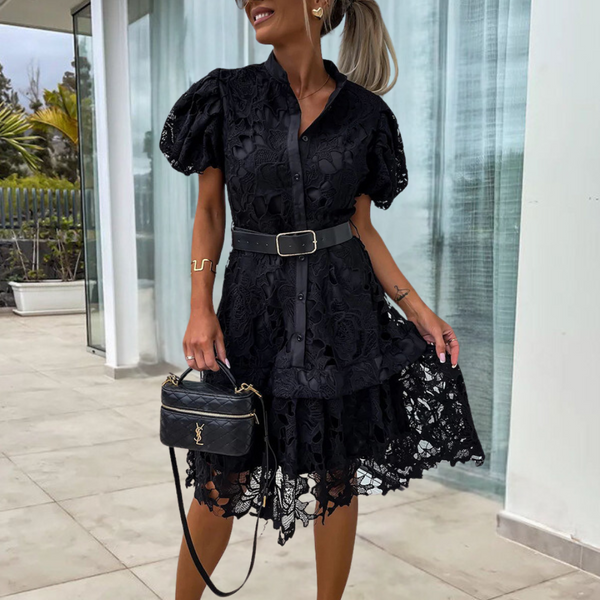 Sidra - Zierliches Spitzenkleid mit Puffärmeln und Gürtel