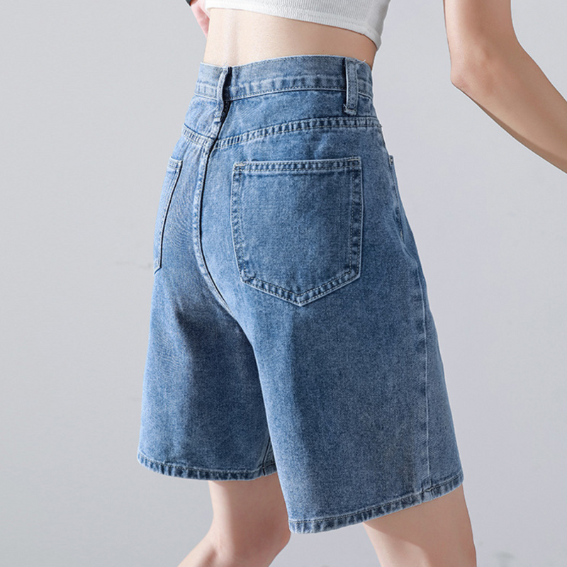 Bequeme Denim Shorts für Damen im modernen Stil
