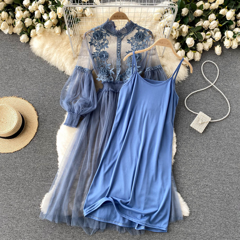 Elegante Blumenbluse mit Stehkragen und Lanternärmeln