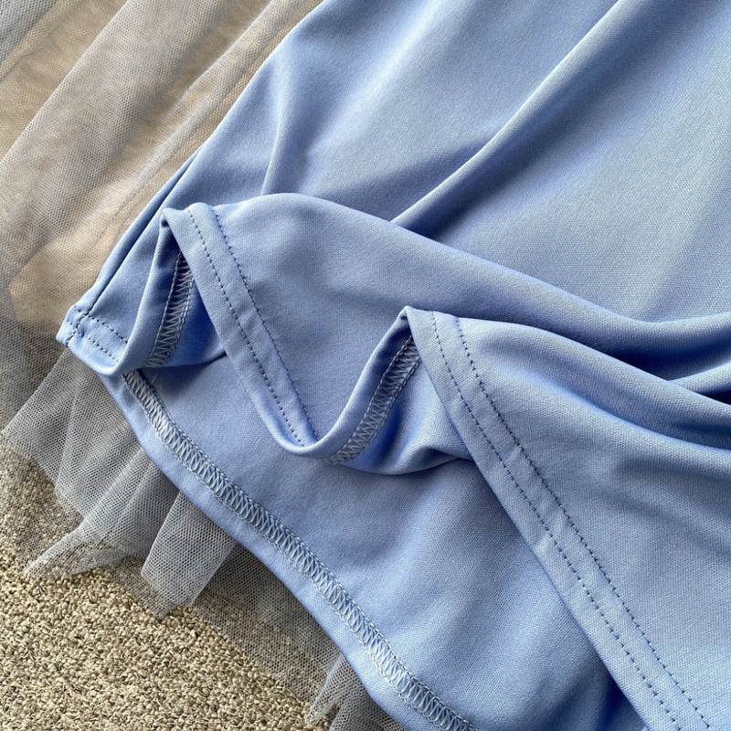 Elegante Blumenbluse mit Stehkragen und Lanternärmeln
