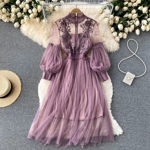 Elegante Blumenbluse mit Stehkragen und Lanternärmeln