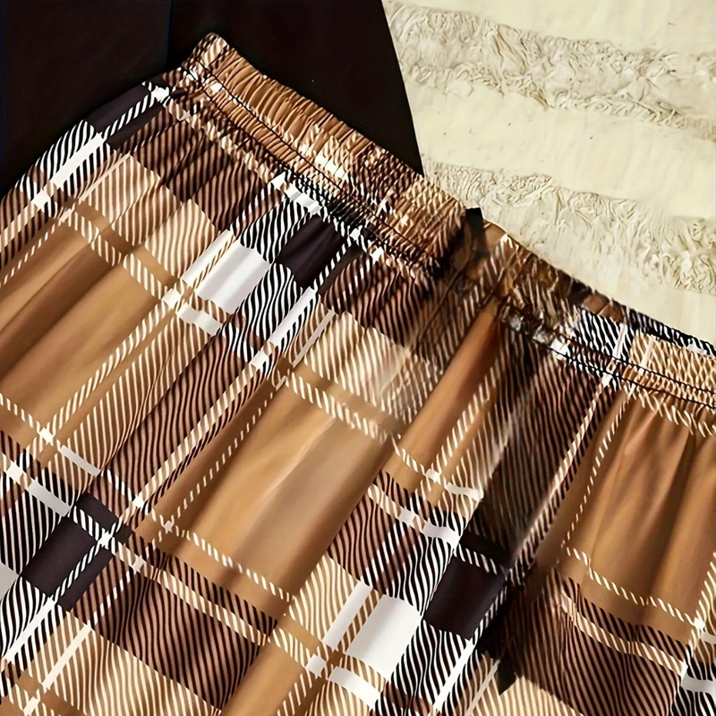 Inge - Bequemes Ensemble aus Oberteil mit Rundhalsausschnitt und karierter Hose