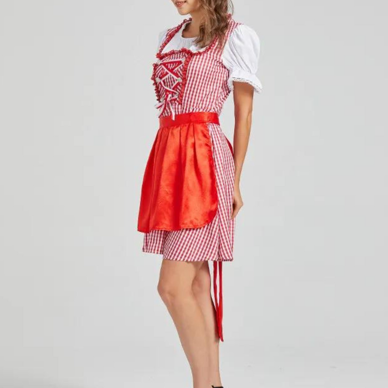 Elegante Damenkleidung für das Oktoberfest im Karomuster