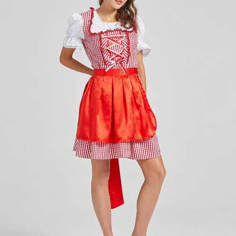 Elegante Damenkleidung für das Oktoberfest im Karomuster