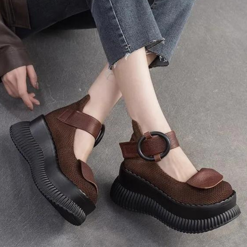 Bequeme und stilvolle Damenschuhe mit Riemen
