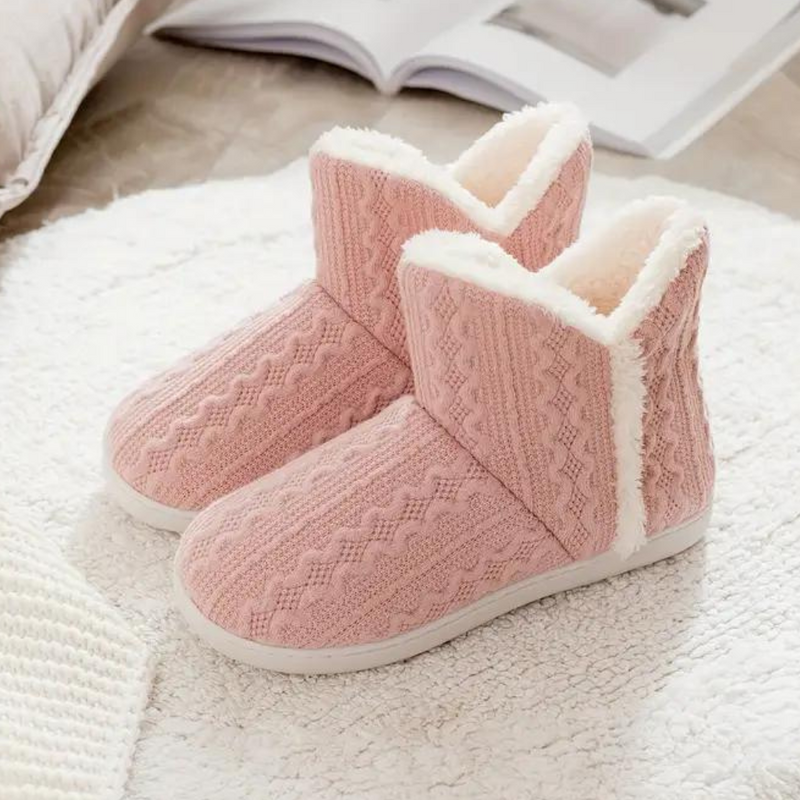 Gemütliche warme Damenschuhe im eleganten Strickstil