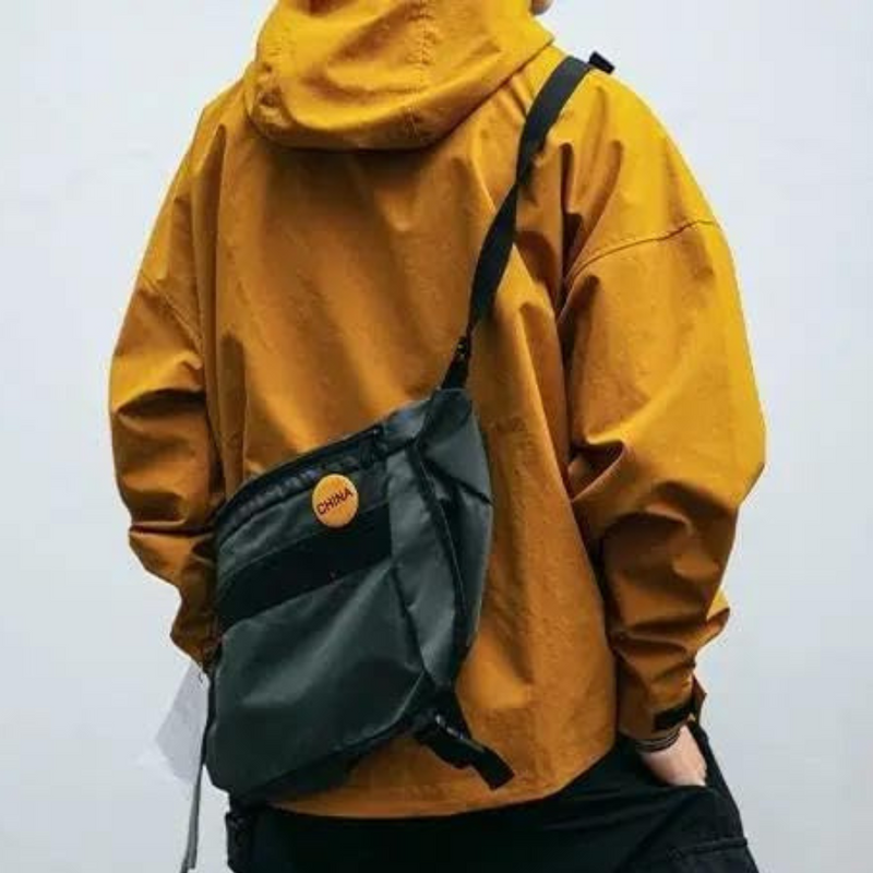 Bequeme warme Jacke mit Kapuze für Männer