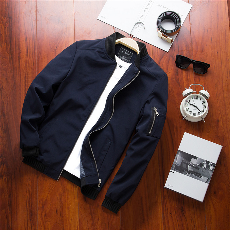 Stylische und leichte Sommerjacke für Männer