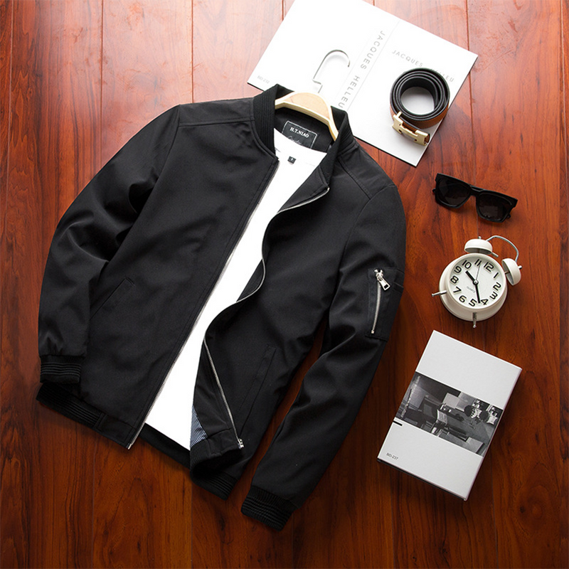 Stylische und leichte Sommerjacke für Männer