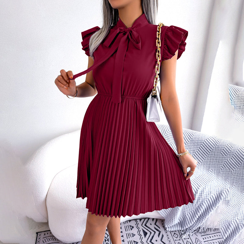 Elegante und bequeme geplooide Sommerkleid für jeden Anlass