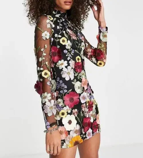 Elegantes Heidi Kleid Mit Langen Transparenten Ärmeln