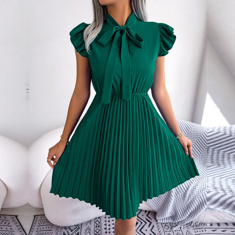 Elegante und bequeme geplooide Sommerkleid für jeden Anlass