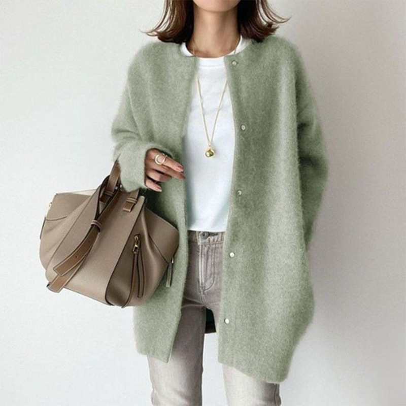 Amelia – Elegante und bequeme Strickjack