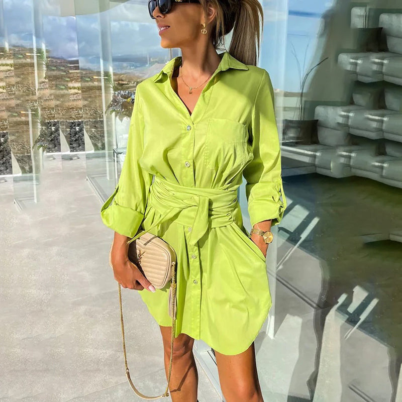 Bequemes und stilvolles Sommer-Mini-Kleid für jeden Anlass
