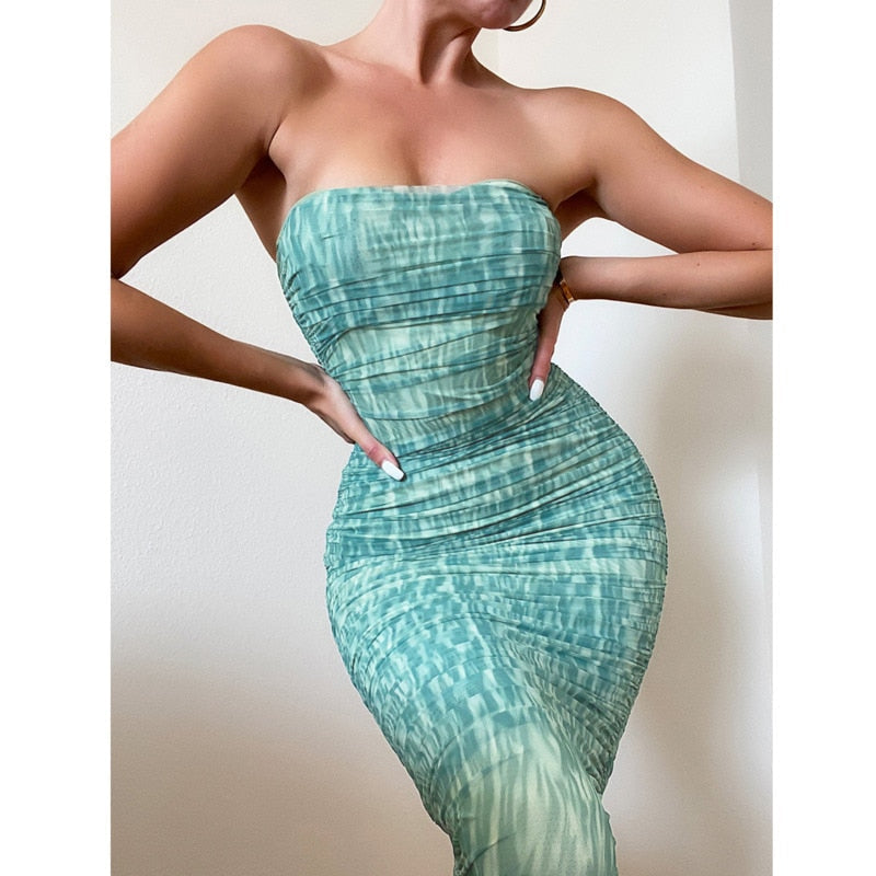 Elegantes - Enganliegendes Kleid mit schulterfreien Trägern für dich
