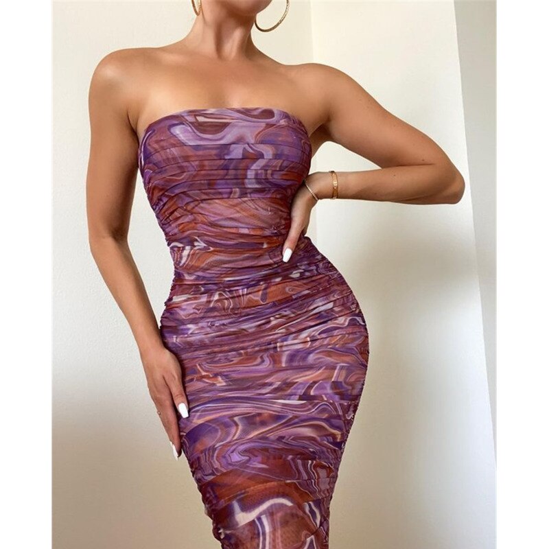 Elegantes - Enganliegendes Kleid mit schulterfreien Trägern für dich