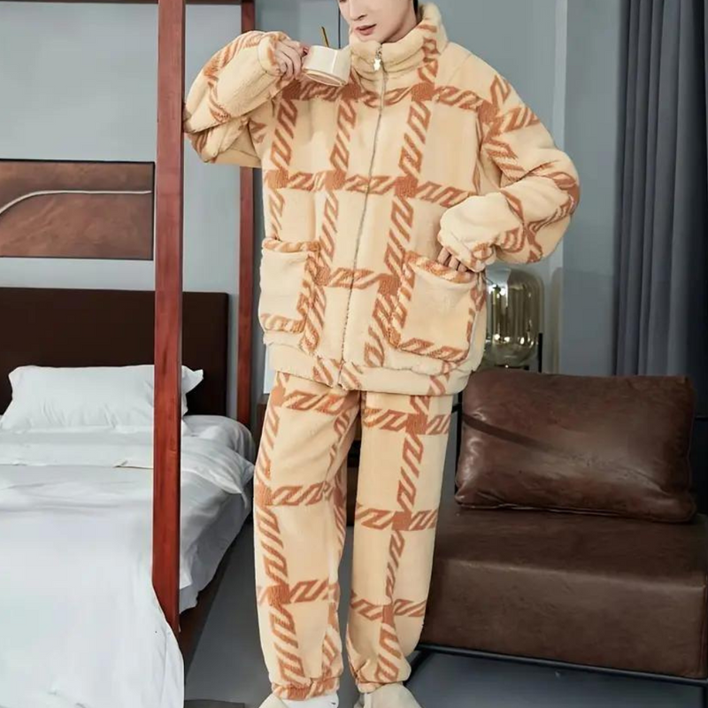 Weicher und warmer Pyjama für Herren