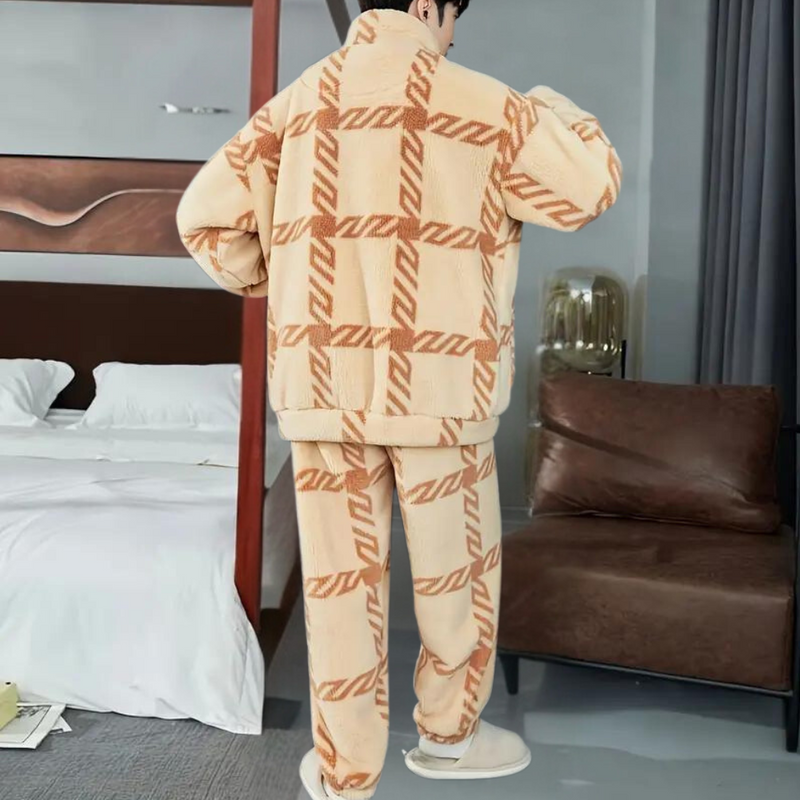 Weicher und warmer Pyjama für Herren