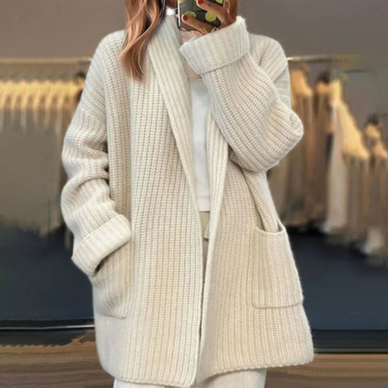 Bequeme und elegante Strickjacke
