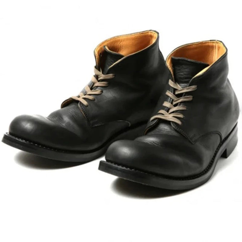 Elegante braune Herrenstiefel mit Absatz