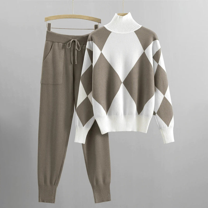 Maryana - Warmer Pullover und Hosen-Set