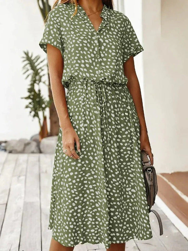 Weiches - Elegantes kurzärmliges Hemdblusenkleid mit Polka Dots und Kordelzug in der Taille für dich