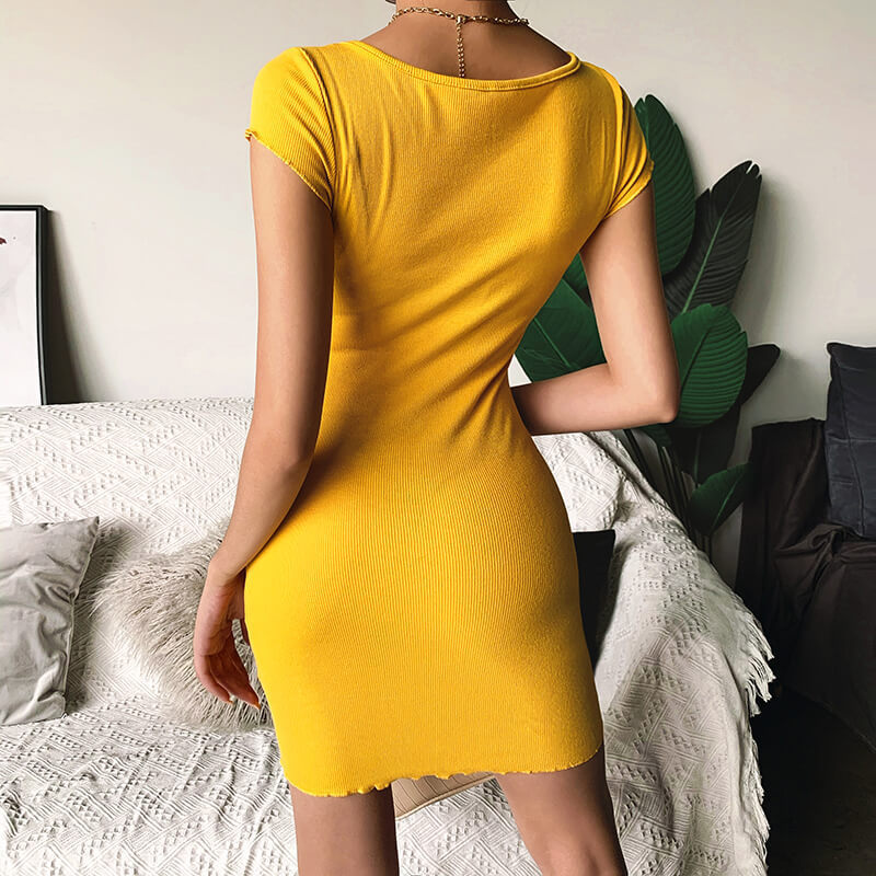 Elegantes Heidi - Kurzarm-Kurvenbetonendes Minikleid