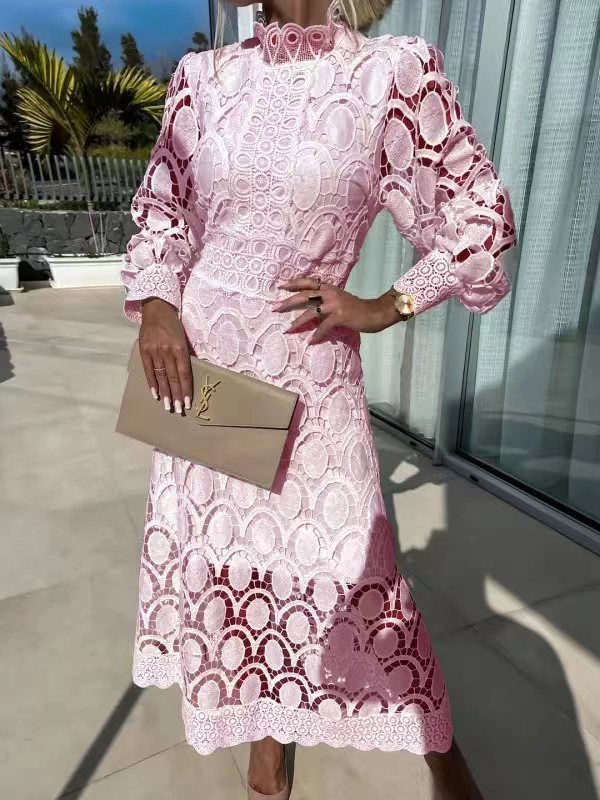Elegantes Spitzenkleid mit Puffärmeln