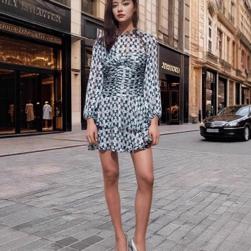 Elegantes Heidi -Metallische Farb-Linien-Druck Kleid kurz