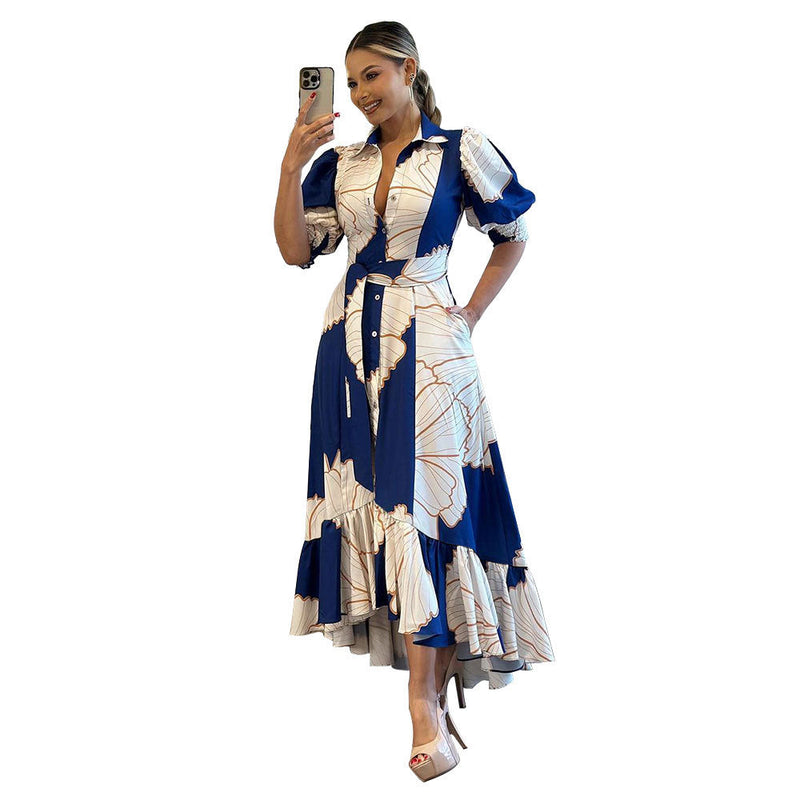 Elegantes Tailliertes Maxikleid mit Druck