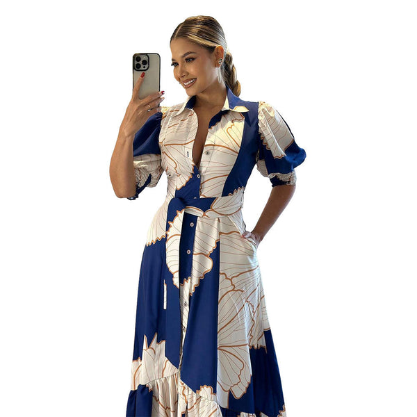 Elegantes Tailliertes Maxikleid mit Druck