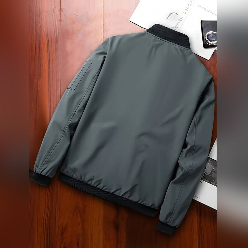 Leichte und moderne Bomberjacke für Männer