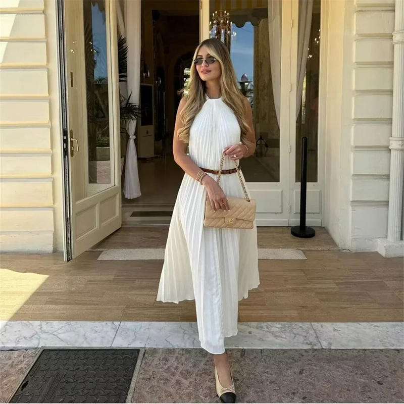Elegantes Plissee Für Langes Sommerkleid