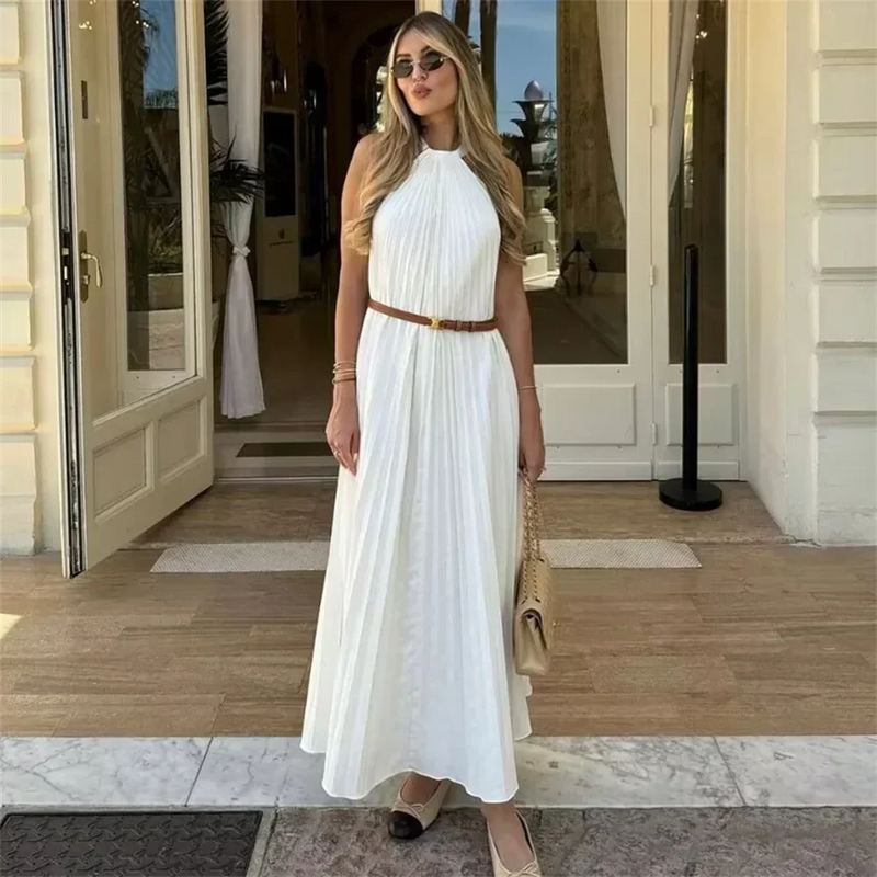 Elegantes Plissee Für Langes Sommerkleid