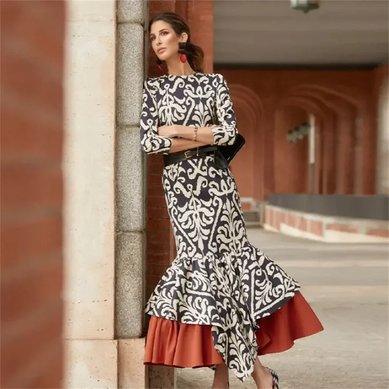 Elegantes Kleid Mit Druck Für Den Sommer